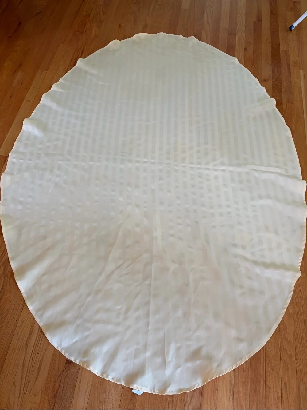 Soft Yellow Tablecloth and Napkin Set